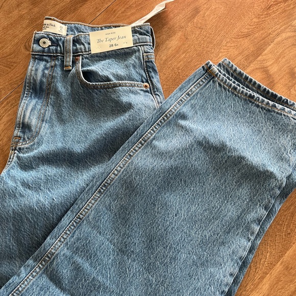 Abercrombie high rise taper Jeans size 28 NWT - Picture 7 of 11